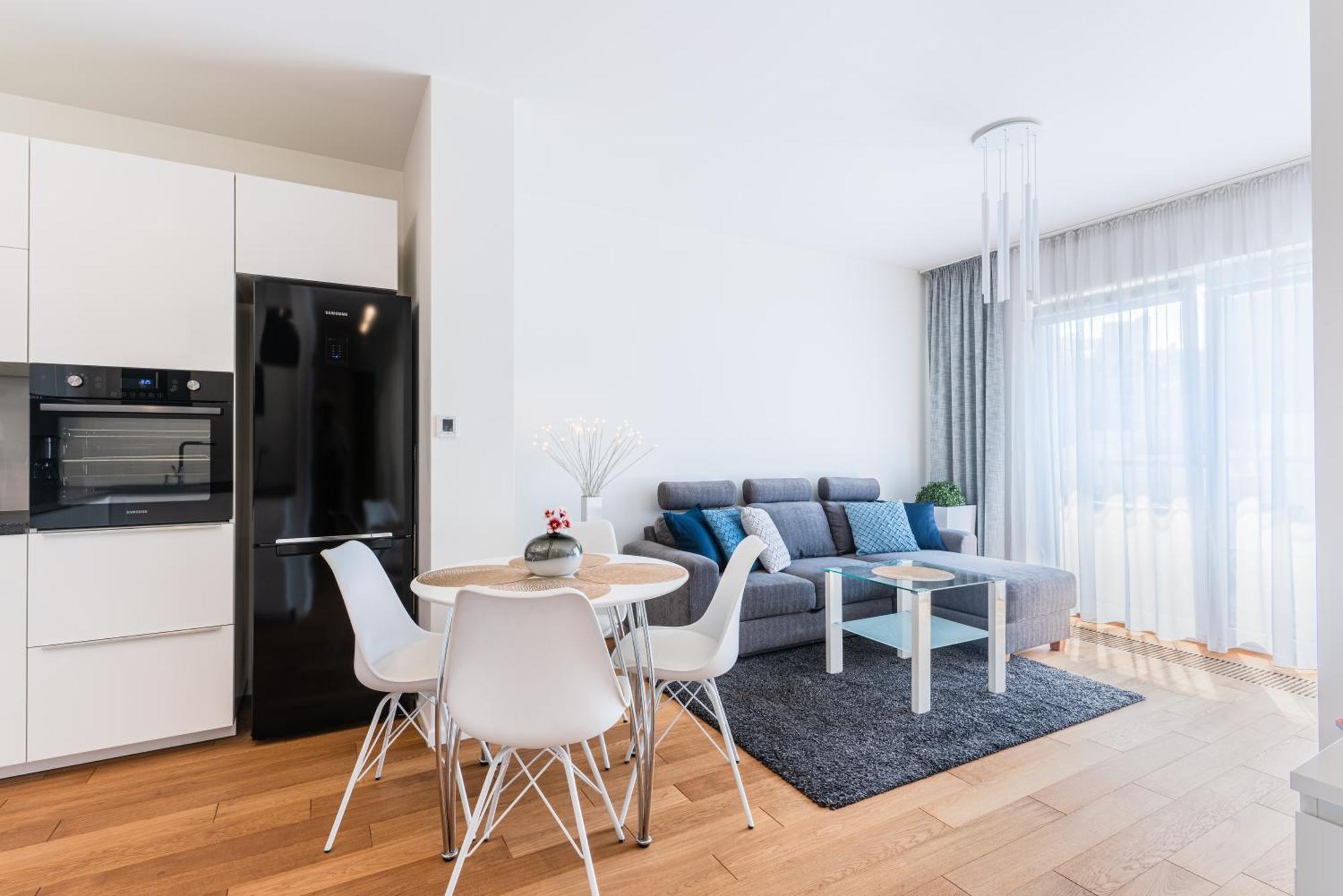 Apartamenty Homely Place Serce Poznania - Stary Rynek - Parking Room photo